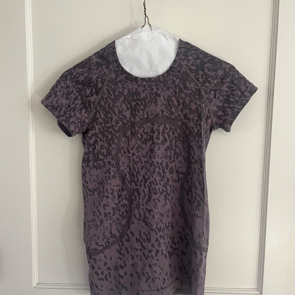 Lululemonon swiftly tech size 4